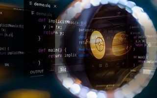 灌云 ,php声明和调用变量的符号是什么？